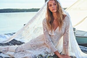 LoveShackFancy-Spring-2020-Campaign22.thumb.jpg.230d07436a8e42fe95b1bbda35abedc4.jpg