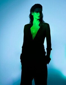 Luca-Meneghel-Vogue-Katlin-Aas-10-801x1024.thumb.jpg.aff151573e4cfcc34e8fa8c7f959b4bc.jpg