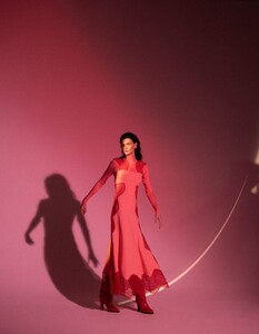 Luca-Meneghel-Vogue-Katlin-Aas-2-798x1024.thumb.jpg.9a7e4d463dde6d4bf4dd733d620c5c6c.jpg