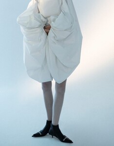 Luca-Meneghel-Vogue-Katlin-Aas-4-801x1024.thumb.jpg.318e83dc212e569e90dfedec2b6063d2.jpg