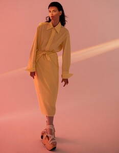 Luca-Meneghel-Vogue-Katlin-Aas-5-798x1024.thumb.jpg.1ad92870f7349e78fe9ca6a514945e4a.jpg