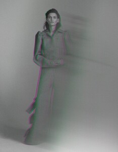 Luca-Meneghel-Vogue-Katlin-Aas-7-801x1024.thumb.jpg.1751e0586210c974d003d643eab9a2ec.jpg