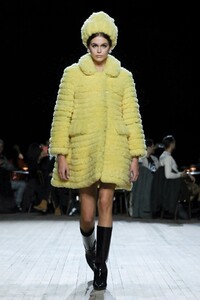 Marc-Jacobs-RTW-FW20-New-York-8965-1581531269.thumb.jpg.9797a252f115c30ec7358429289ccdfc.jpg