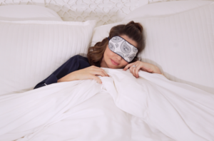 Miranda-Kerr-in-bed-with-sleep-mask-on-831px.thumb.png.658f205aec1ddd85846d2c246f06f5c2.png