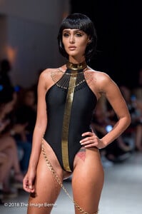 Model-005.thumb.jpg.4fa271a843a045bcc60d19902ae748d0.jpg