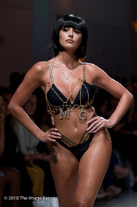 Model-008.thumb.jpg.8513ab89382d567b1b2ae585c5b8c72d.jpg