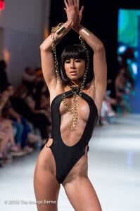 Model-012.thumb.jpg.0dda706a6c501a297f9c673b9aa8f1ed.jpg