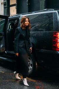 NYFW-Day-6.thumb.jpg.4ec836b7388fdcb1d720c55751401d25.jpg