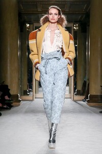 Philosophy-di-Lorenzo-Serafini-RTW-FW20-Milan-0972-1582385457.thumb.jpg.e7974edfd3fe314e97dbcf651d4c7d9a.jpg