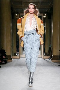 Philosophy-di-Lorenzo-Serafini-RTW-FW20-Milan-0972-1582385457.thumb.jpg.e7974edfd3fe314e97dbcf651d4c7d9a.jpg