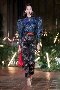 Rodarte-RTW-FW20-New-York-7932-1581445749.thumb.jpg.683da939ca52fecbc016bd20b57ee661.jpg