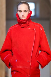 Salvatore-Ferragamo-RTW-FW20-Milan-9332-1582365561.thumb.jpg.ce6073b53da7980d441827c4aa6489b2.jpg