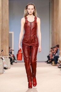 Salvatore-Ferragamo-RTW-FW20-Milan-9339-1582365566.jpg
