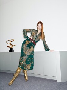 Sara-Grace-Wallerstedt-Bergdorf-Goodman-Editorial04.thumb.jpg.c5638d5322017d46dc7830ac5291a9c0.jpg