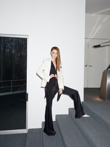 Sara-Grace-Wallerstedt-Bergdorf-Goodman-Editorial14.thumb.jpg.0cf7d3199fadeb5be74f93602c5e19ab.jpg