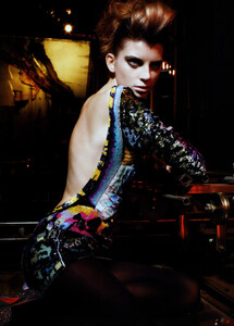 ScansGallery_LucaGadjus_VogueSP0307_08.jpg