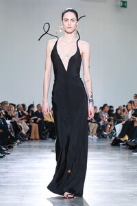 Schiaparelli-Haute-Couture-SS20-Paris-6166-1579515996.thumb.jpg.52ee3eabf2ab4f3cb4823367c2a352e5.jpg