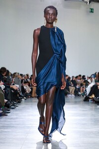 Schiaparelli-Haute-Couture-SS20-Paris-6223-1579516090.thumb.jpg.c5d7511c3860026d2ff2249bc01834e7.jpg