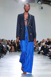 Schiaparelli-Haute-Couture-SS20-Paris-6316-1579516222.thumb.jpg.96013b3655a7bcec245ce4b440f5e928.jpg