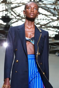 Schiaparelli-Haute-Couture-SS20-Paris-6320-1579516226.thumb.jpg.cf5b71f307d5b76867149e59bc114226.jpg