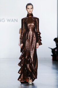 Son-Jung-Wan-RTW-FW20-New-York-3922-1581114814.thumb.jpg.58787f92203122dff4908e3f817dc158.jpg