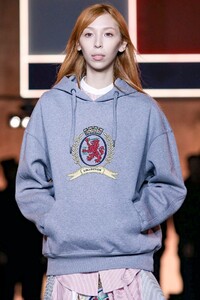 Tommy-Hilfiger-RTW-SS20-London-0908-1581885843.jpg