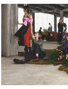 Vanderperre_Prada_Fall_Winter_19_20_01.thumb.png.c3c199add03cf16fd4701d942f5dce20.png