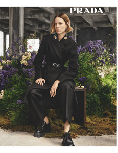 Vanderperre_Prada_Fall_Winter_19_20_02.thumb.png.2fd30f8cfa2cffff6ebf71c6920803c8.png