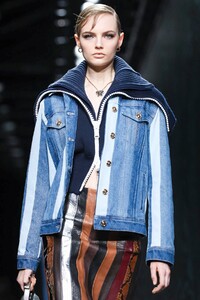 Versace-RTW-FW20-Milan-5219-1582310369.jpg
