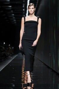Versace-RTW-FW20-Milan-5398-1582310564.jpg