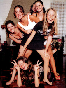 Vogue_Brasil_n259_1999_phElaineCostantine_GiseleBundchen_02.jpg