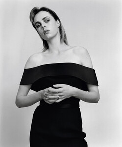 Vogue_Paris-March_2016-Edie_Campbell-by-Harley_Weir-06.thumb.jpg.9c49ca63f4aad96eb3b80cf74aabac7b.jpg