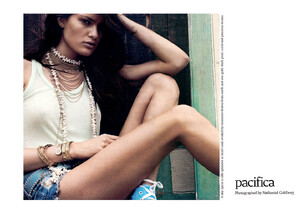 WJewelry_USA_Inverno2004_phNathanielGoldberg_01_IsabeliFontana.jpg