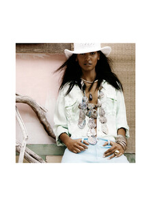 WJewelry_USA_Inverno2004_phNathanielGoldberg_09_LiyaKebede.jpg