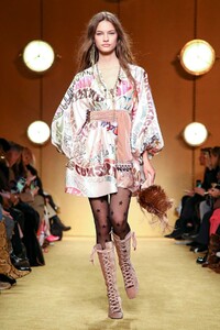 Zimmermann-RTW-FW20-New-York-3347-1581338629.thumb.jpg.664df1ea8c8ac8798810005ad88ea1e4.jpg