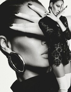 adriana-lima-candice-swanepoel-doutzen-kroes-edita-vilkeviciute-joan-smalls-sui-he-vogue-japan-march-2020-issue-36.jpg