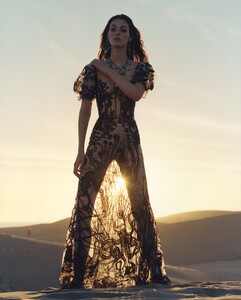 alexander-mcqueen-spring-summer-2017-vittoria-ceretti-by-jamie-hawkesworth-14.thumb.jpg.0895bcfe3c365495d172d394c0a8f6dd.jpg