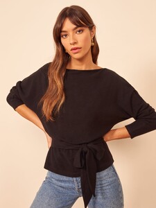 aly-top-black-3.thumb.jpg.9a7815b01cde99bb8d3e77f51b43e862.jpg