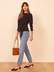 aly-top-black-4.thumb.jpg.b42d419580946b8a651269b6e0be1449.jpg