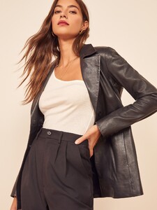 arie-pant-black-2.thumb.jpg.d430fae0ddc49e88a8df2cdb8330cd0f.jpg