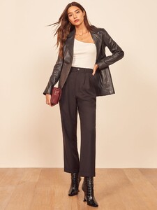 arie-pant-black-3.thumb.jpg.4e6d2853f611047deb14590fb1378e5c.jpg