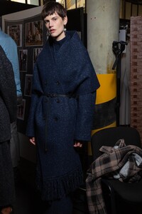 backstage-defile-agnona-automne-hiver-2020-2021-milan-coulisses-70.thumb.jpg.b7fbda631d7ba5e6d2dd1832a197bd69.jpg