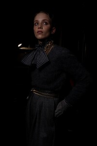 backstage-defile-alberta-ferretti-automne-hiver-2020-2021-milan-coulisses-164.thumb.jpg.75426ab5196a2379e97f4f220c7265ba.jpg