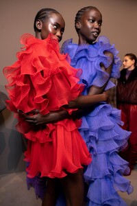 backstage-defile-alberta-ferretti-automne-hiver-2020-2021-milan-coulisses-222.thumb.jpg.3ed430bfa2d404c7a12433812a290b97.jpg