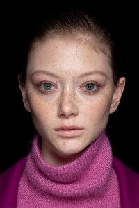 backstage-defile-alberta-ferretti-automne-hiver-2020-2021-milan-coulisses-281.thumb.jpg.16340d1b0a649539283c2ee225eedec6.jpg