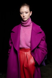 backstage-defile-alberta-ferretti-automne-hiver-2020-2021-milan-coulisses-285.thumb.jpg.5348553c3a2d922957b89e32cc0688bc.jpg