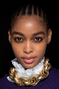 backstage-defile-alberta-ferretti-automne-hiver-2020-2021-milan-coulisses-344.thumb.jpg.3b39f96c4d7c1e21ba2964ad92c47f09.jpg