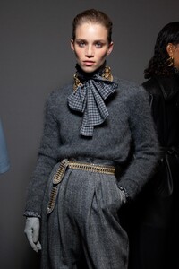 backstage-defile-alberta-ferretti-automne-hiver-2020-2021-milan-coulisses-376.thumb.jpg.91555fff03ef387444c28c4edded694a.jpg