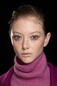 backstage-defile-alberta-ferretti-automne-hiver-2020-2021-milan-coulisses-47.thumb.jpg.4b76644bdb7ce8340b47541d1bdeb96a.jpg