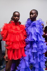 backstage-defile-alberta-ferretti-automne-hiver-2020-2021-milan-coulisses-473.thumb.jpg.a4d8b54d1d19ee37baa2c7dd5e31f254.jpg